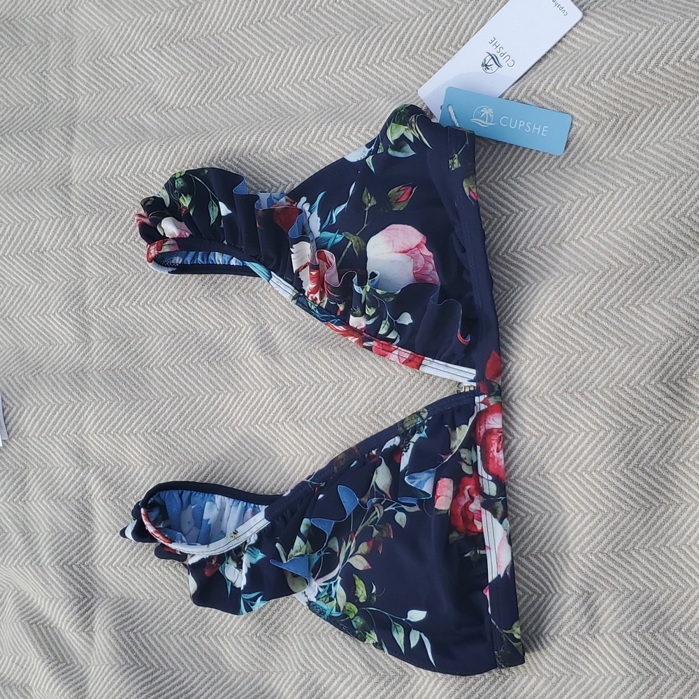 Cupshe blue floral bikini top size medium